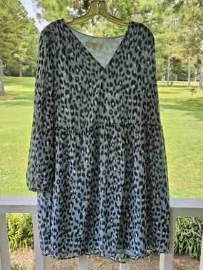 Loft Plus Size 16 Blue background with Black leopard print